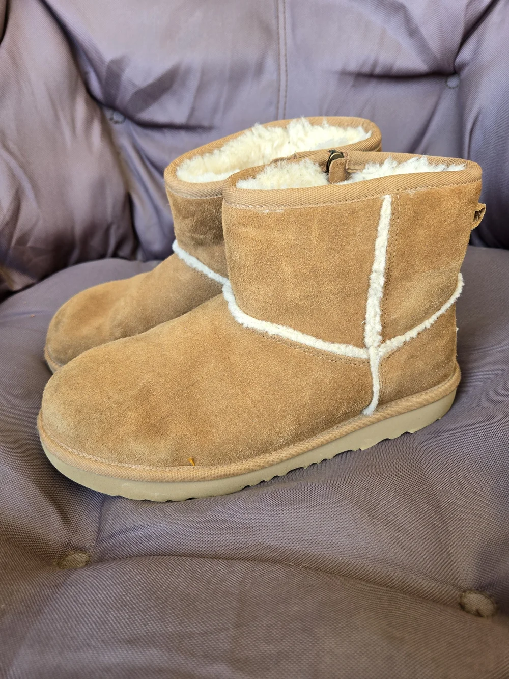 UGG Short Shearling-Lined Boots - Chestnut